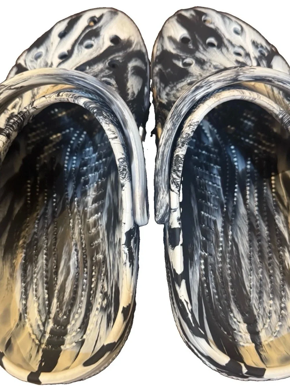 Crocs Big Kid Size J4 Unisex Classic Marbled Clog White And Black